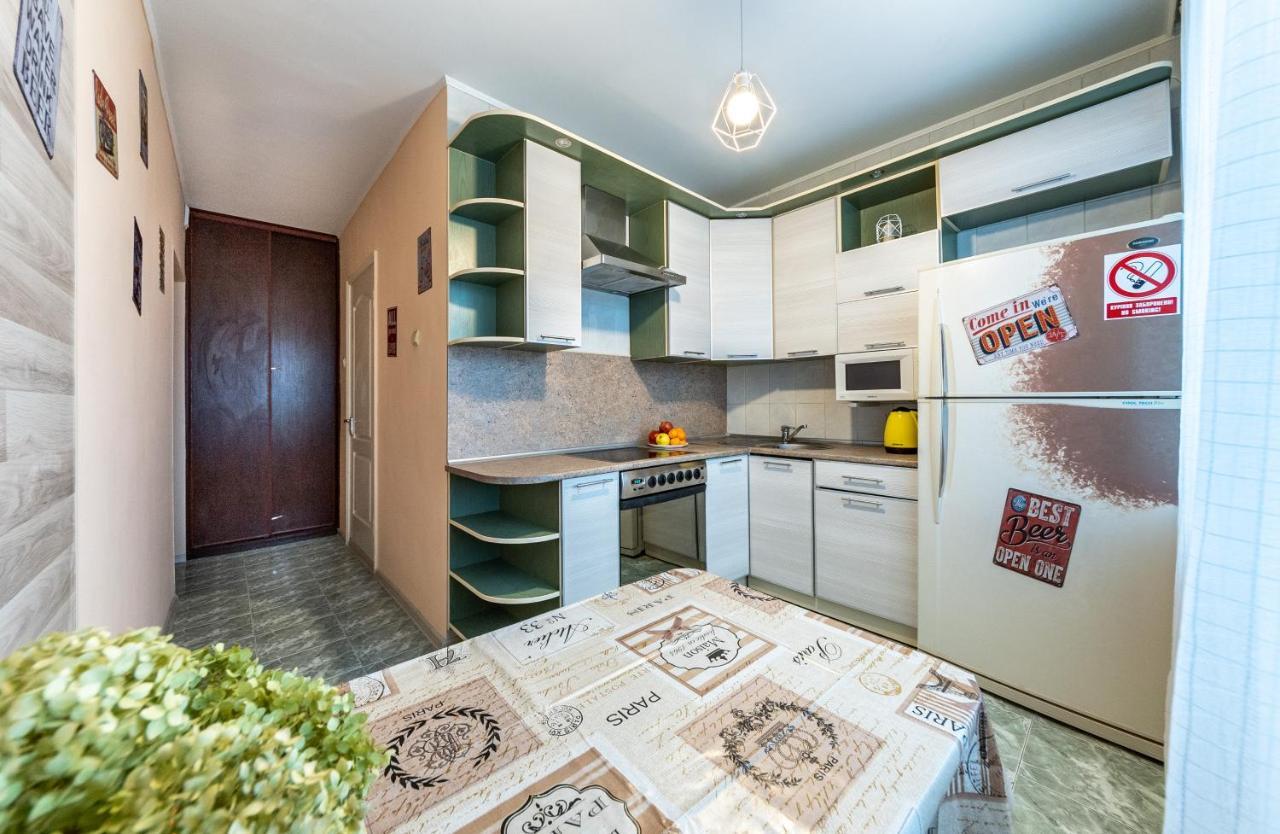 Уютная Квартира Для Семьи На Оболони Apartment Kiev Ngoại thất bức ảnh