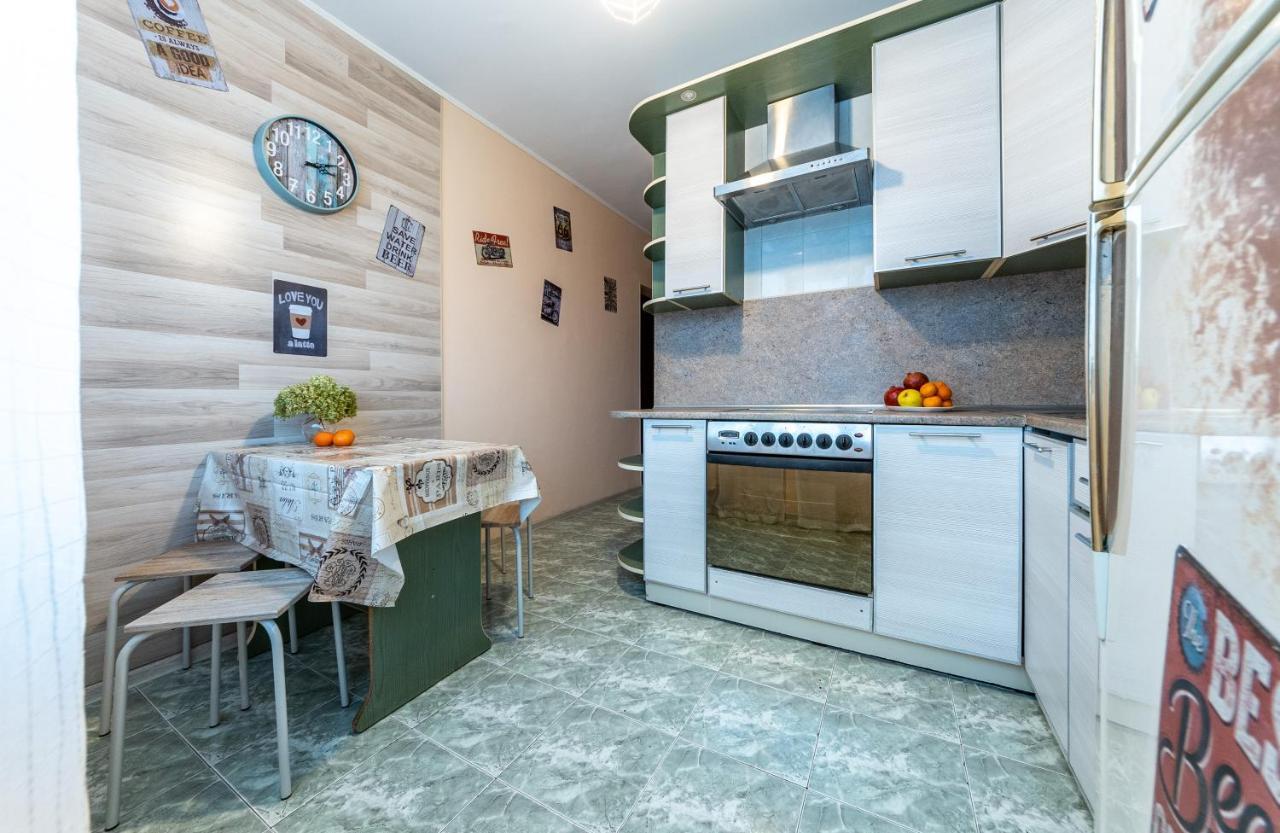 Уютная Квартира Для Семьи На Оболони Apartment Kiev Ngoại thất bức ảnh